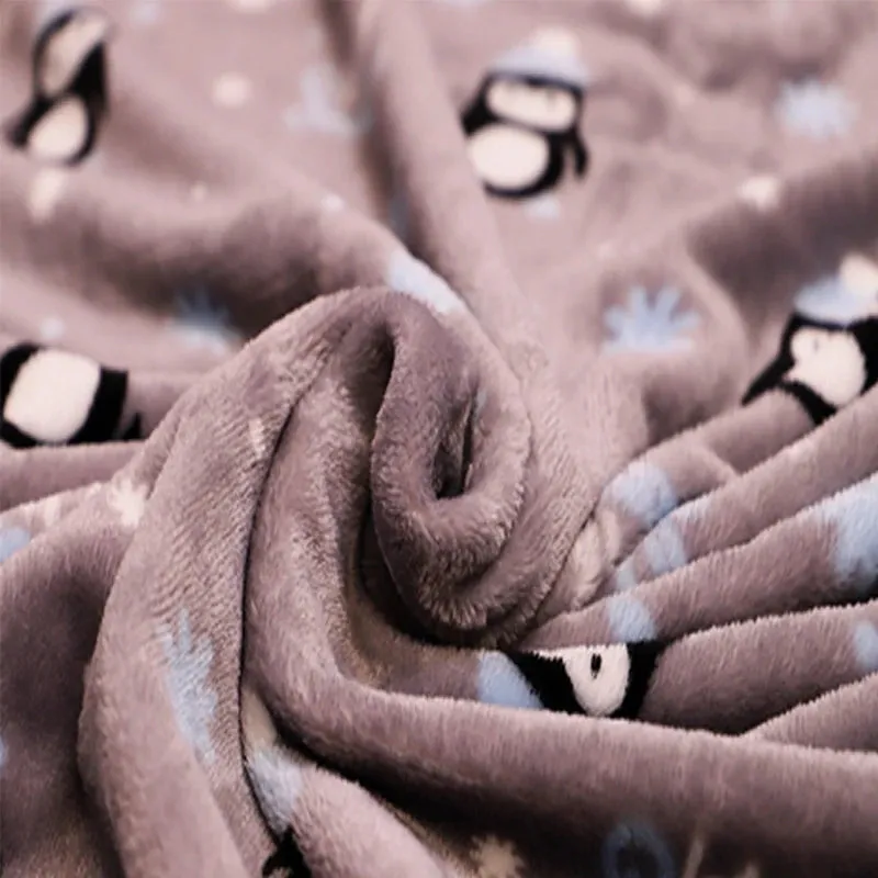 Cozy Flannel Pet Blanket for Dogs and Cats - Winter Warmth with Cartoon Designs