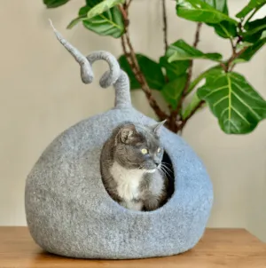 CURLY TAIL Wool Cat Cave | Cat Bed