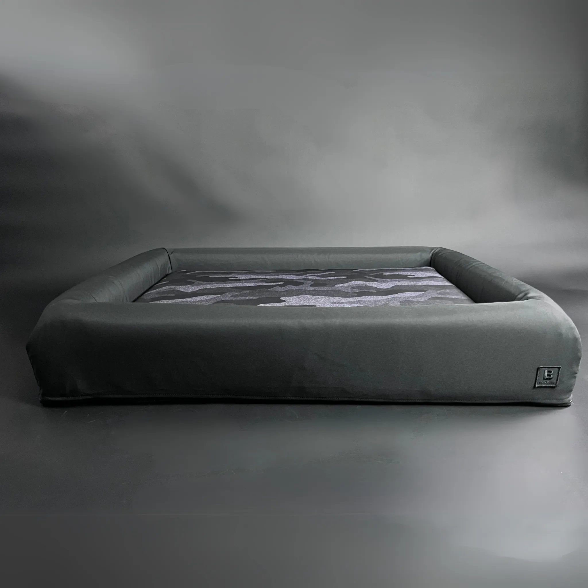 Nomad - Tough Bolster Bed (2-in-1)